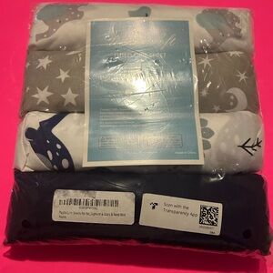 Fitted Crib Sheet Set with‎ Stars and Moon Design